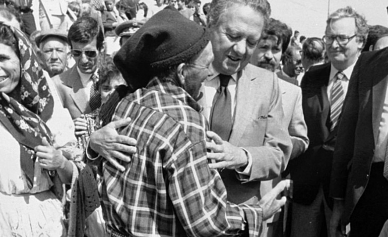 Na inauguração do Porto de Abrigo da Nazaré, em 1983