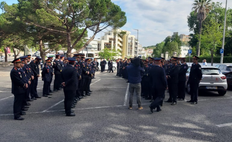 pedrogao-grande-bombeiros-concentrados-junto-ao-tribunal-de-leiria-em-solidariedade-com-comandante