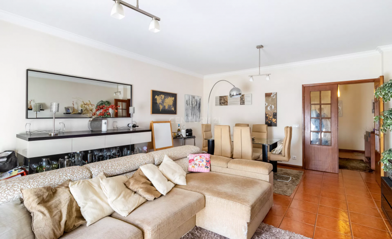 vende-se-apartamento-t3-no-centro-da-cidade-375