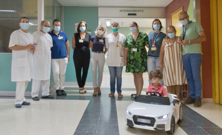 vencedor-do-orcamento-partilhado-do-centro-hospitalar-de-leiria-oferece-carro-electrico-infantil-a-pediatria