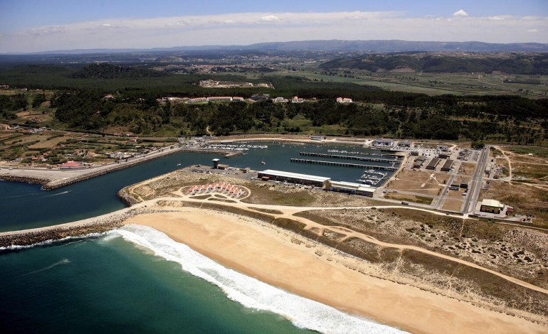 direccao-geral-tranquiliza-sobre-dragagens-no-porto-da-nazare