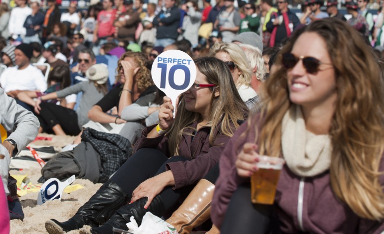 praia-de-supertubos-continua-no-circuito-mundial-de-surf