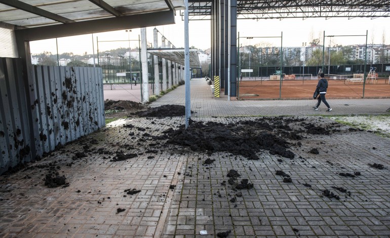 mp-acusa-de-dano-qualificado-dono-de-terreno-dos-campos-de-tenis