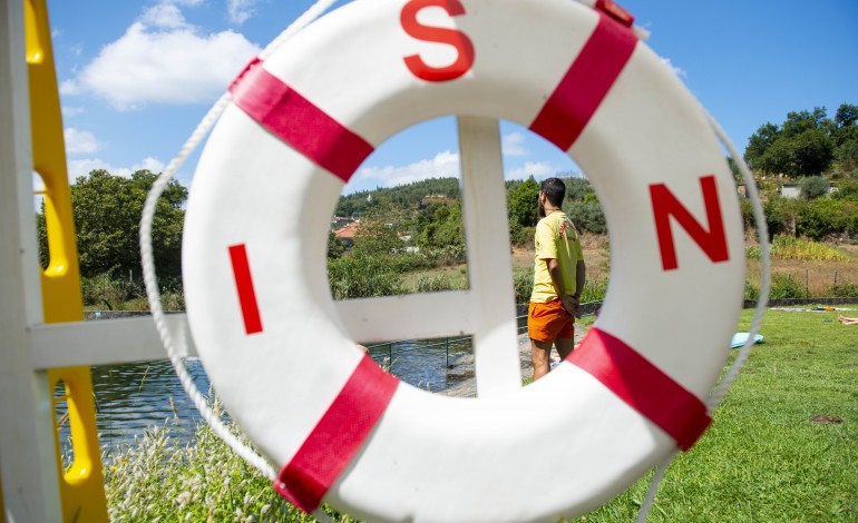 sem-multidao-nem-mares-vivas-tambem-se-salvam-banhistas-nas-praias-fluviais