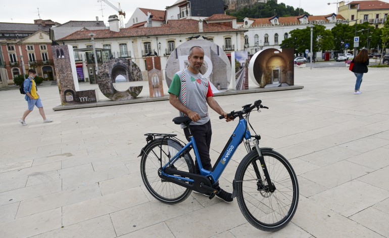 ja-visitou-70-paises-pedala-agora-ao-longo-da-fronteira-de-portugal