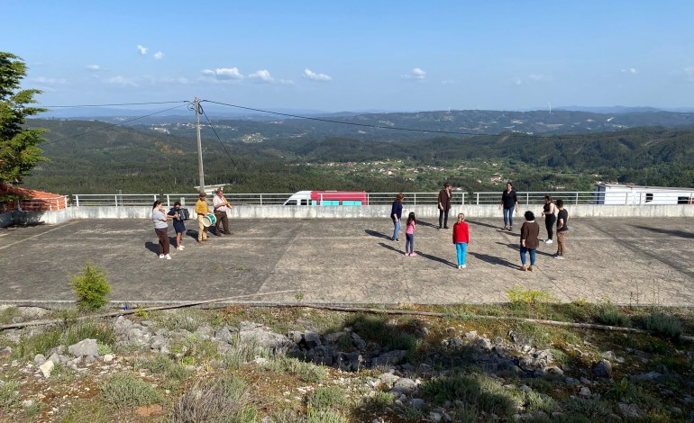 um-espectaculo-criado-pelo-povo-poe-as-pedras-a-contar-historias