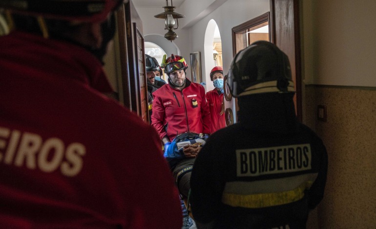 evacuacao-e-treino-em-suporte-basico-de-vida-na-marinha-grande