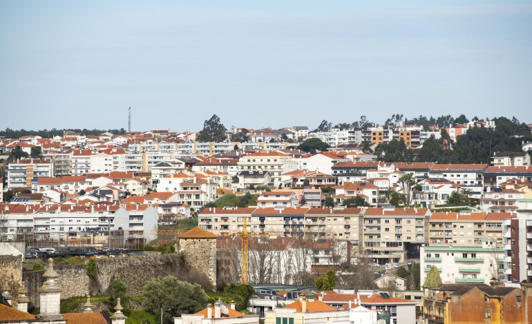 censos-identificam-mais-de-40-mil-casas-vazias-no-distrito-de-leiria