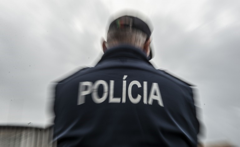 policia-agredido-na-nazare