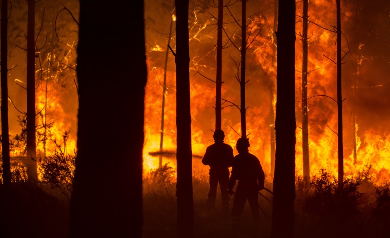 aldeia-de-obidos-no-concelho-de-ourem-evacuada-por-precaucao-devido-a-fogo