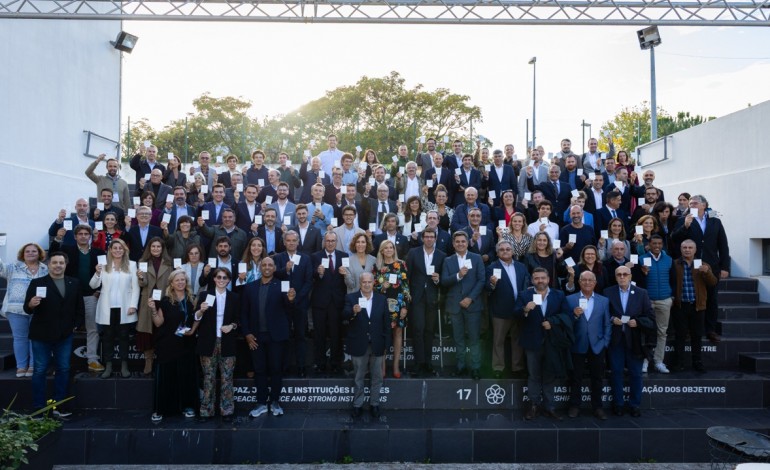 ipdj-premeia-associacao-de-basquetebol-de-leiria-com-cartao-branco