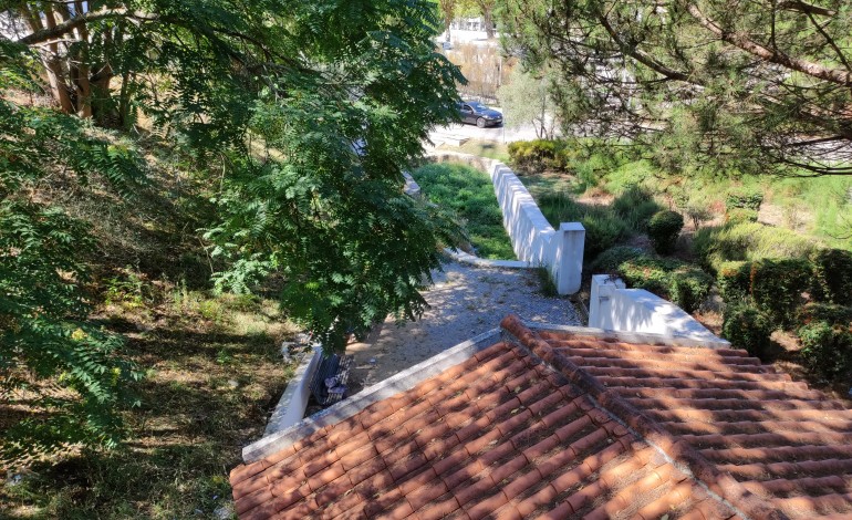 Fonte Quente é conhecida pela sua água termal quente e chegou a ser ponderado o seu uso para termas