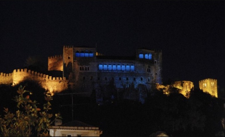 logo-a-noite-castelo-de-leiria-pinta-se-de-azul