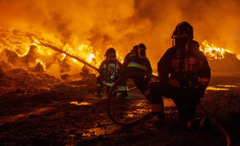 incendio-progride-com-intensidade-em-ourem