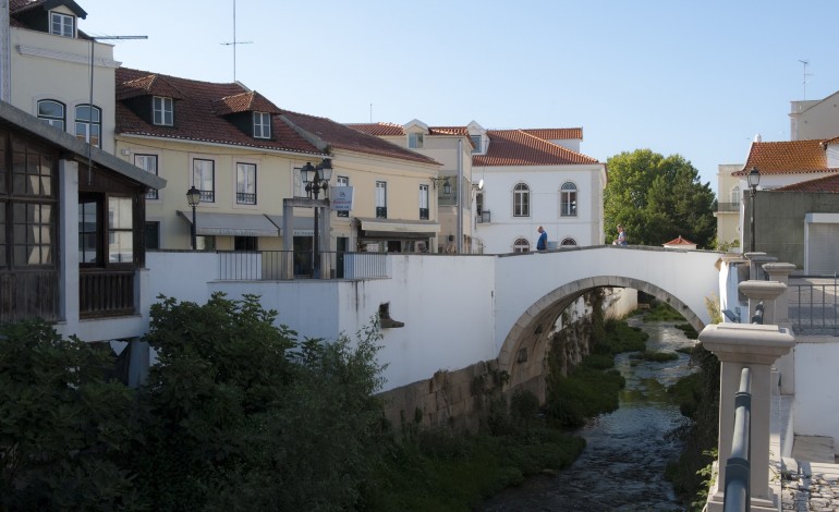 covid-19-no-distrito-de-leiria-10-concelhos-registam-diminuicao-de-casos-activos