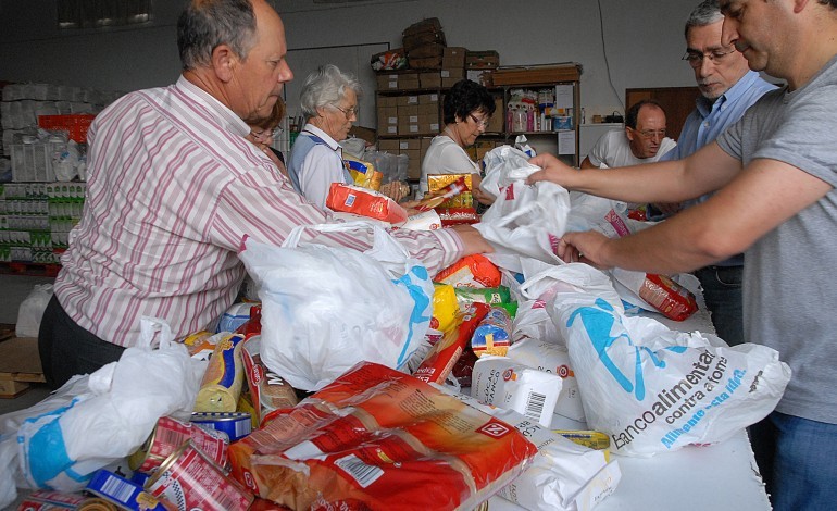 campanha-de-recolha-de-alimentos-nos-supermercados-nos-27-e-28