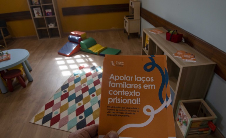 prisao-de-leiria-tem-projecto-para-ajudar-jovens-reclusos-a-serem-melhores-pais