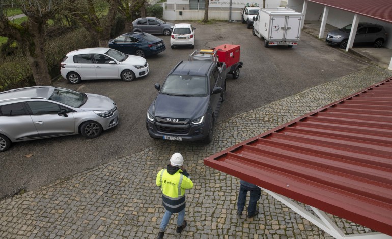 Energia foi reposta com recurso a um gerador enviado para o local a pedido da Câmara de Leiria