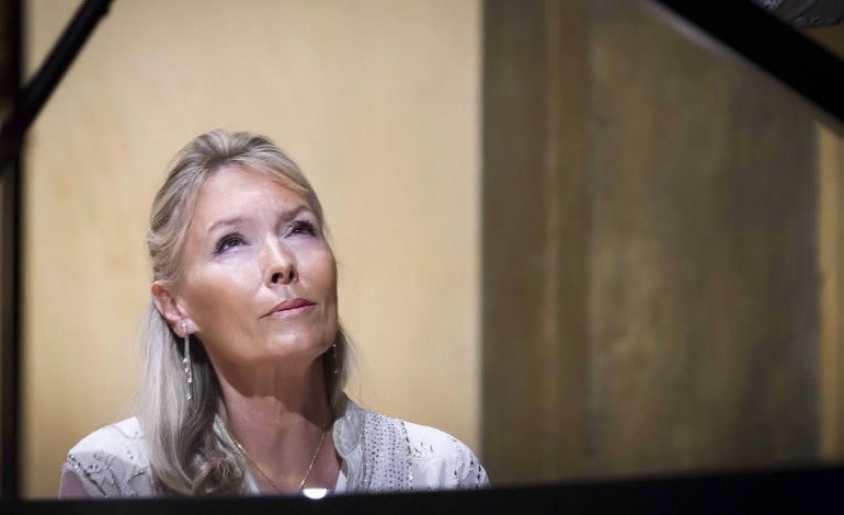 A pianista francesa Elisabeth Sombart acompanha Bocelli