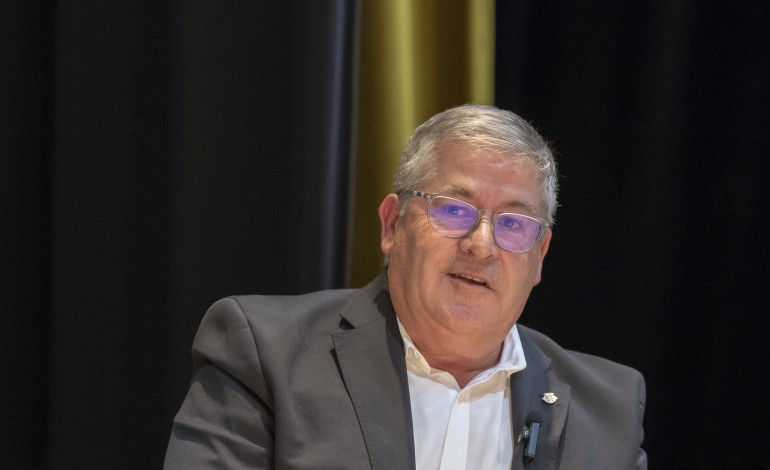 presidente-da-camara-de-porto-de-mos-eleito-lider-da-cimrl