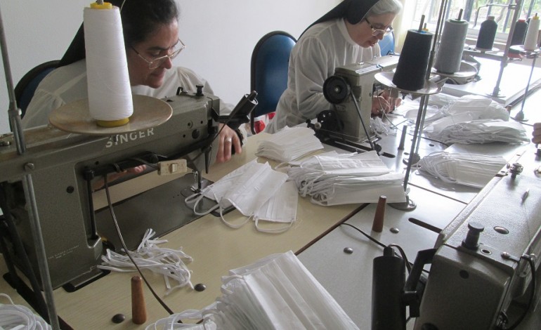 freiras-de-monte-real-fazem-mascaras-para-instituicoes-sociais