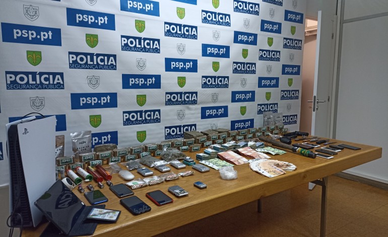 psp-de-leiria-desmantela-rede-de-trafico-de-droga-que-actuava-nos-distritos-de-leiria-e-santarem