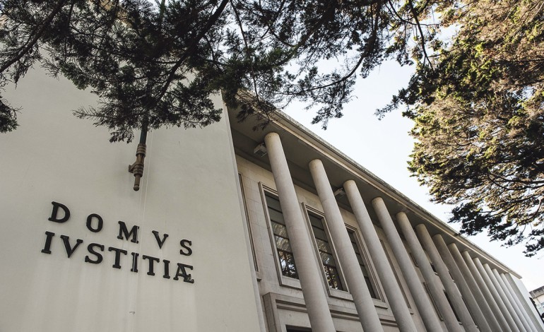 homem-condenado-a-21-anos-de-cadeia-por-matar-vizinho-em-alcobaca