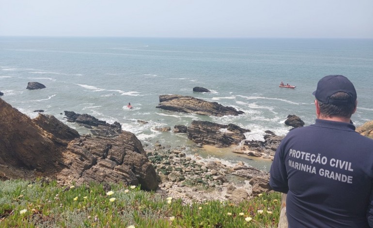 homem-resgatado-em-sao-pedro-de-moel-apos-queda-numa-escarpa