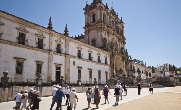 lisboa-esta-na-moda-turismo-na-regiao-oeste-ganha-com-isso-3738