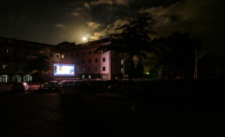 cinema-em-modo-drive-in-esta-de-volta-a-fatima