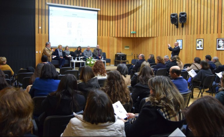 comunidade-educativa-defende-articulacao-entre-escola-e-familia-3425