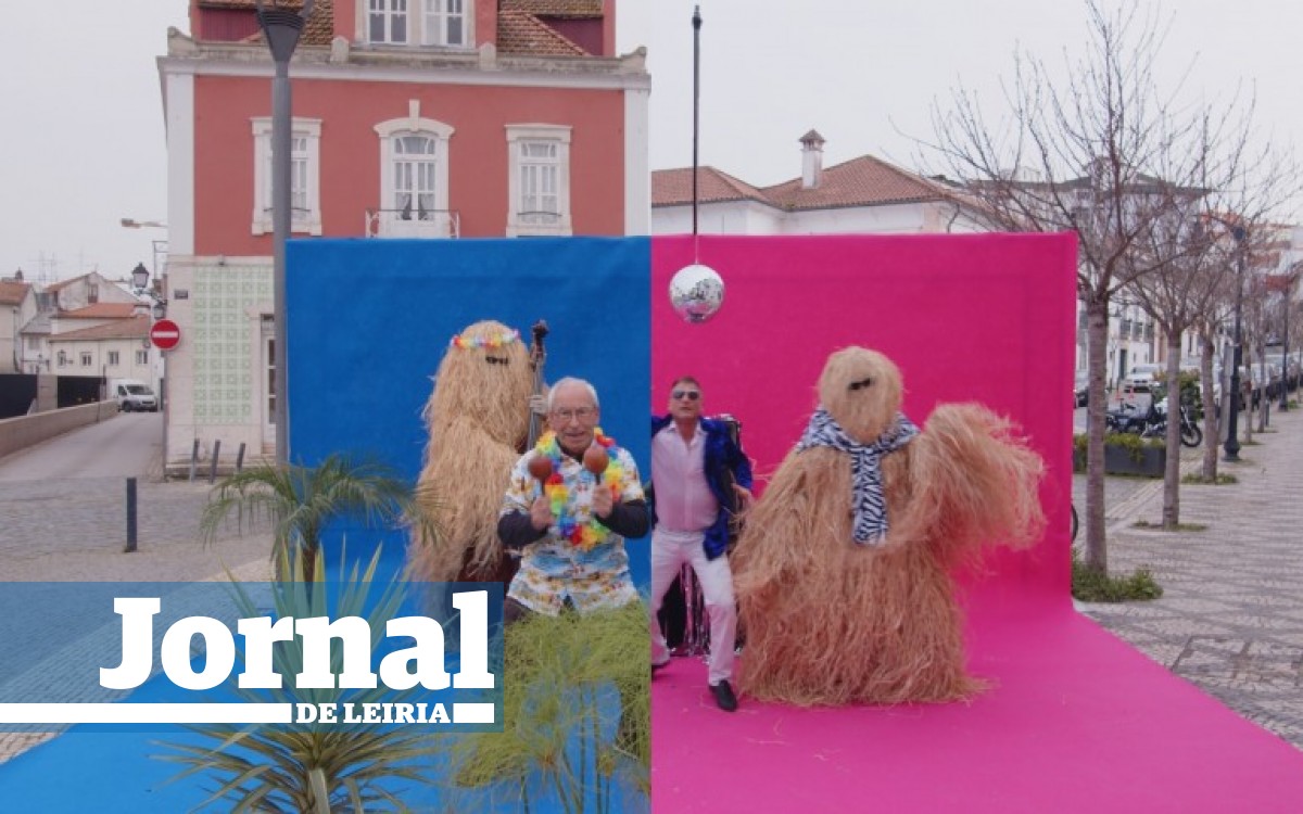 Festival A Porta: Salvador Sobral e Manel dos Filipes estrelas no regresso ao centro histórico de Leiria ― Vídeo - Jornal de Leiria