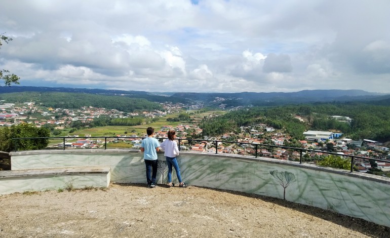 leiria-vai-instalar-12-baloicos-em-pontos-panoramicos-do-concelho