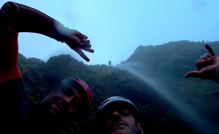 Clube de Leiria pratica canyoning em Castanheira de Pera