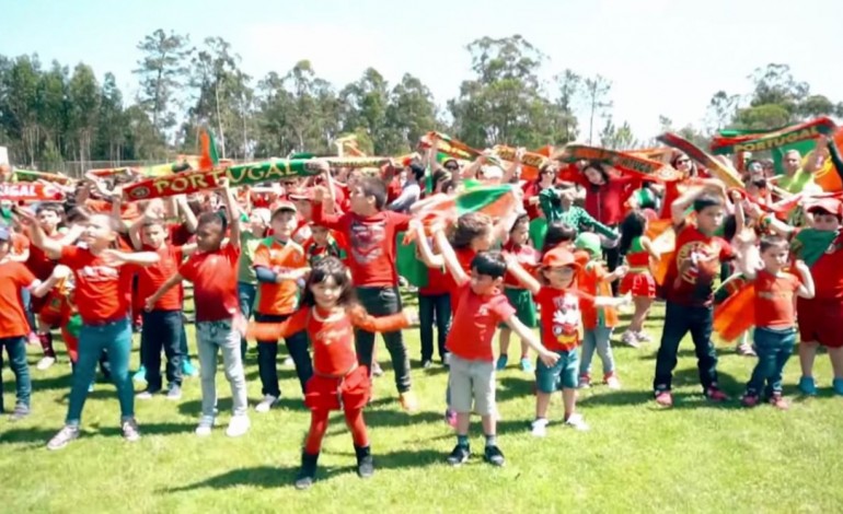 projecto-uma-cancao-por-um-sorriso-grava-videoclipe-de-apoio-a-seleccao-portuguesa-de-futebol-4237