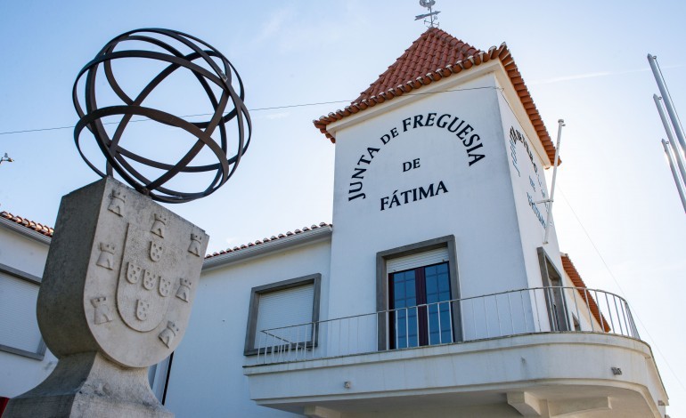 fatima-festeja-elevacao-a-cidade-com-a-apresentacao-de-livro-e-revista