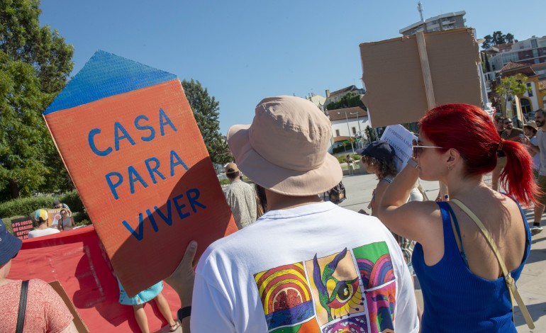 leiria-volta-a-sair-a-rua-este-sabado-pelo-direito-a-habitacao