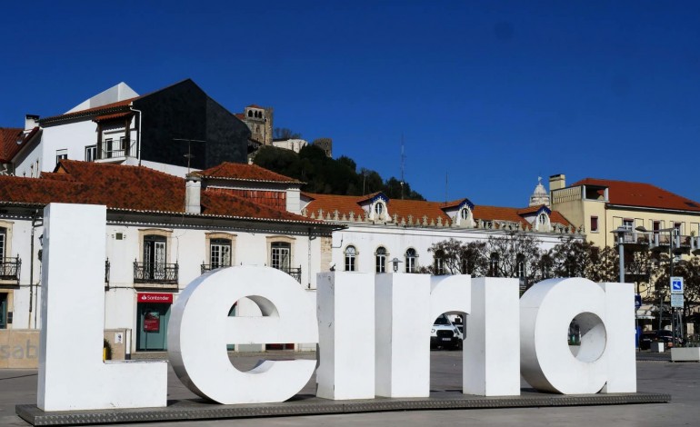 presidente-da-camara-de-leiria-considera-violencia-a-porta-de-discoteca-inaceitavel