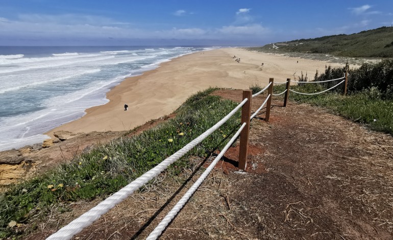 barreiras-de-proteccao-instaladas-em-arribas-de-forte-de-sao-miguel-arcanjo