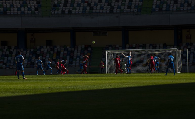 o-dinheiro-nao-chega-os-jogadores-desesperam-e-a-crise-agudiza-se