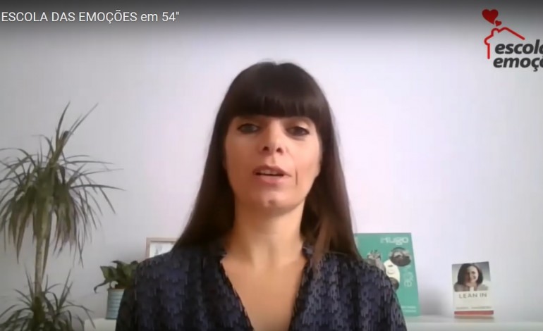 campanha-54-escola-das-emocoes-alerta-para-o-trabalho-que-as-mulheres-tem-diariamente-em-casa