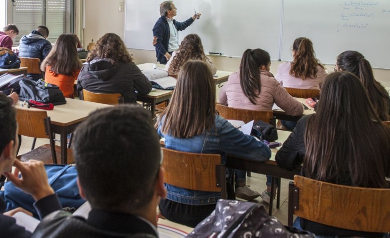 ensino-obrigatorio-ate-ao-12o-ano-gerou-jovens-mais-formados-8640