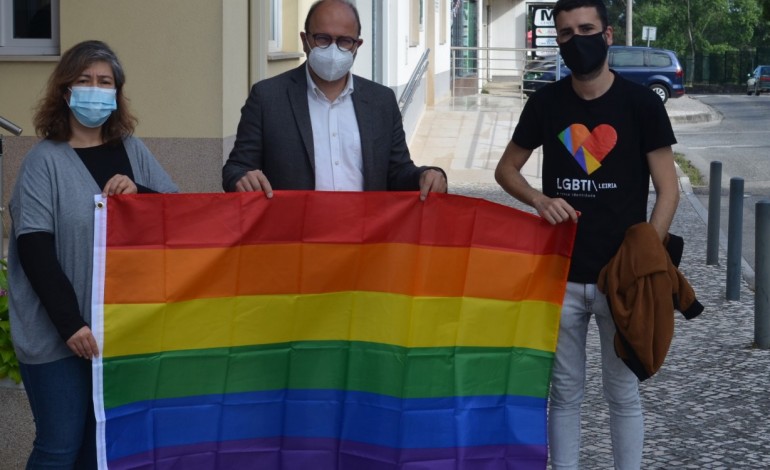 arco-iris-assinala-tambem-em-leiria-dia-internacional-contra-a-homofobia-bifobia-e-transfobia