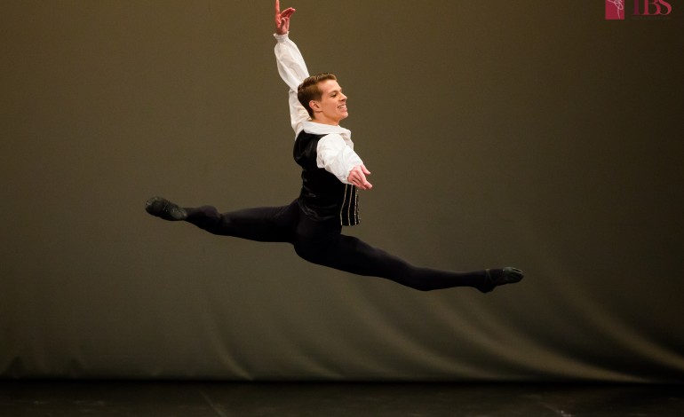 João Gomes, pas-de-deux “Satanella”, na gala de ballet no Centrul Cultural “Ion Besoiu”,  em Sibiu