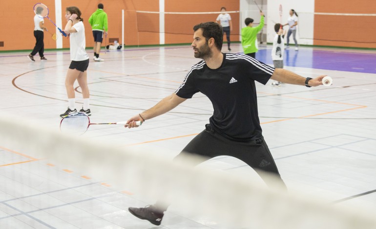 clube-de-leiria-desempena-badminton-entre-varias-geracoes