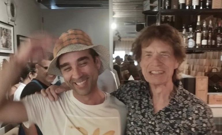 quando-mick-jagger-se-encontra-com-o-jagger-da-nazare