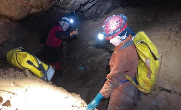 biologa-de-caldas-da-rainha-estuda-bacterias-em-risco-em-grutas-na-noruega