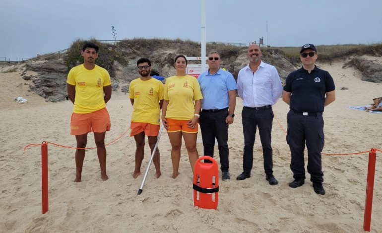 praia-das-pedras-negras-ganha-nadadores-salvadores