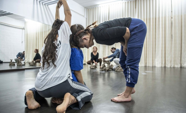 Ensaio no estúdio da Corpo. O projecto é apoiado pela Rede Cultura