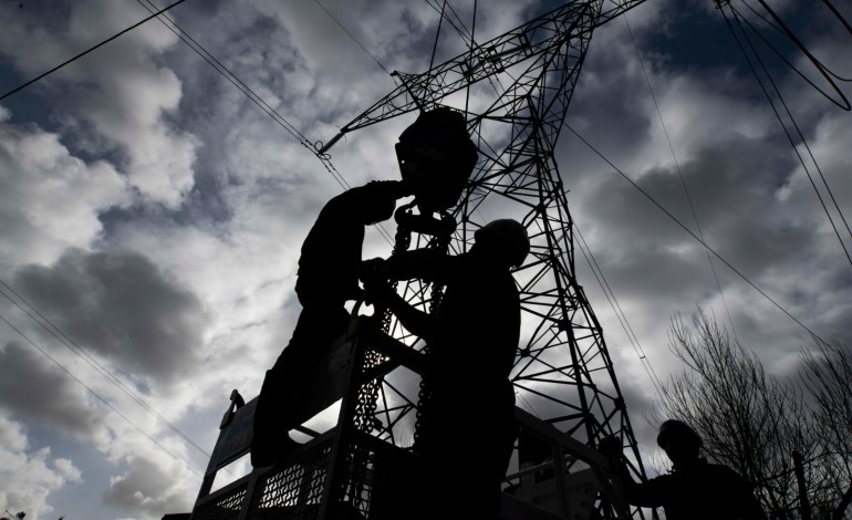 juntas-de-freguesia-de-pombal-conseguiram-geradores-mas-e-redes-nao-os-liga-aos-pt-nem-responde-aos-autarcas